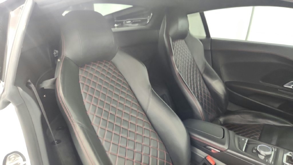 Used 2017 Audi R8 V10 w/ Carbon Exterior Package AWD/4WD image 46