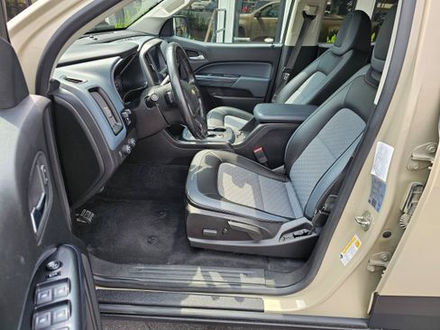 Used 2021 Chevrolet Colorado Z71 AWD/4WD image 9