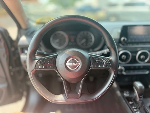 Used 2025 Nissan Sentra S FWD image 32