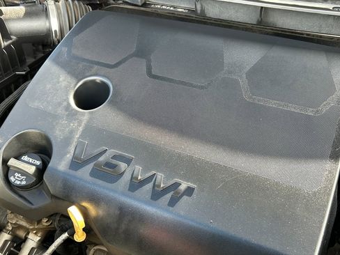 Used 2021 Chevrolet Traverse Premier image 34