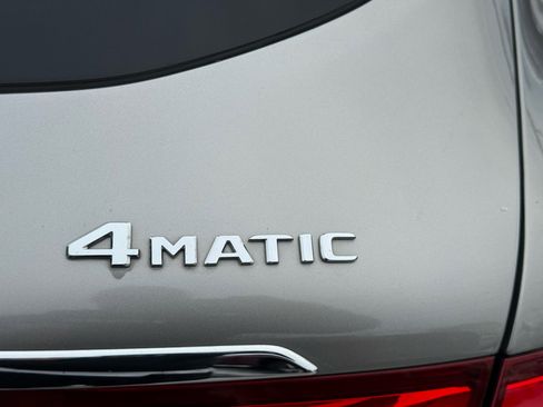 Used 2019 Mercedes-Benz GLC 300 4MATIC image 16