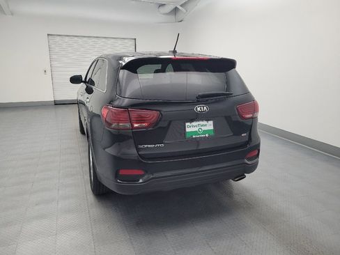 Used 2020 Kia Sorento LX AWD/4WD image 6