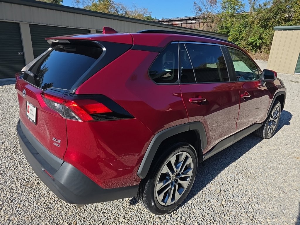 Certified 2022 Toyota RAV4 XLE Premium AWD/4WD image 7