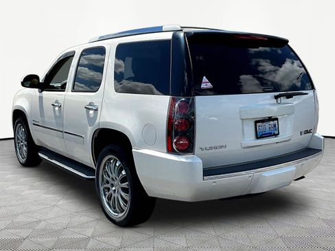 Used 2013 GMC Yukon Denali AWD/4WD image 4