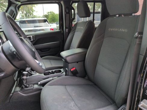 Used 2023 Jeep Gladiator Overland AWD/4WD image 15
