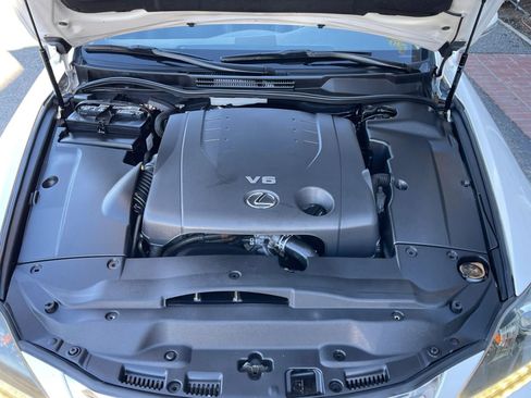 Used 2011 Lexus IS 250C image 31