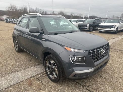 Certified 2023 Hyundai Venue Limited image 2