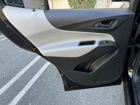 Used 2023 Chevrolet Equinox LS FWD image 65