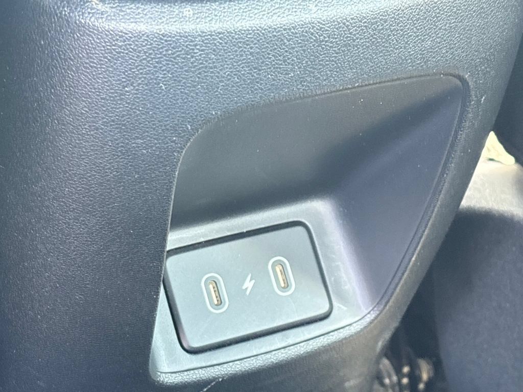 Used 2025 Hyundai Elantra Sport FWD image 31