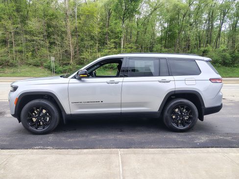 New 2026 Jeep Grand Cherokee L 4WD image 6