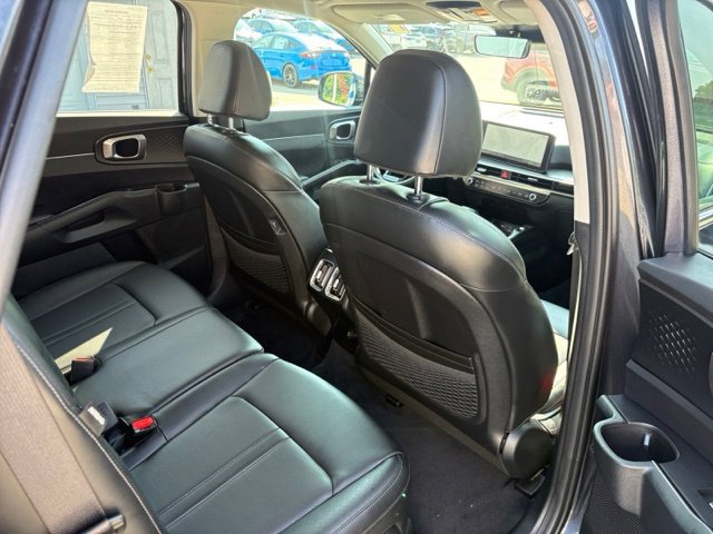 Used 2025 Kia Sorento S FWD image 41