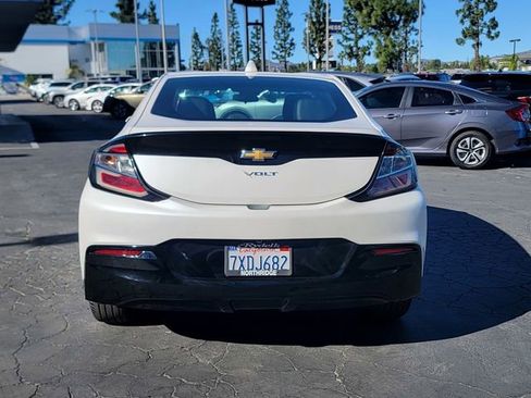 Used 2017 Chevrolet Volt LT w/ Comfort Package image 6