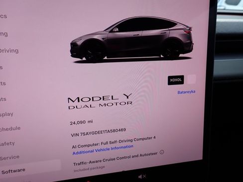 Used 2026 Tesla Model Y AWD image 26