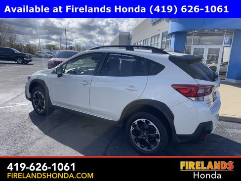 Used 2023 Subaru Crosstrek 2.0i Premium image 3