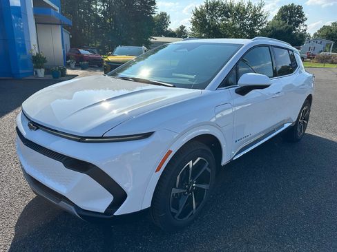 New 2025 Chevrolet Equinox EV LT image 1