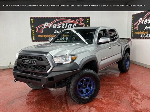 Used 2017 Toyota Tacoma TRD Off-Road image 1
