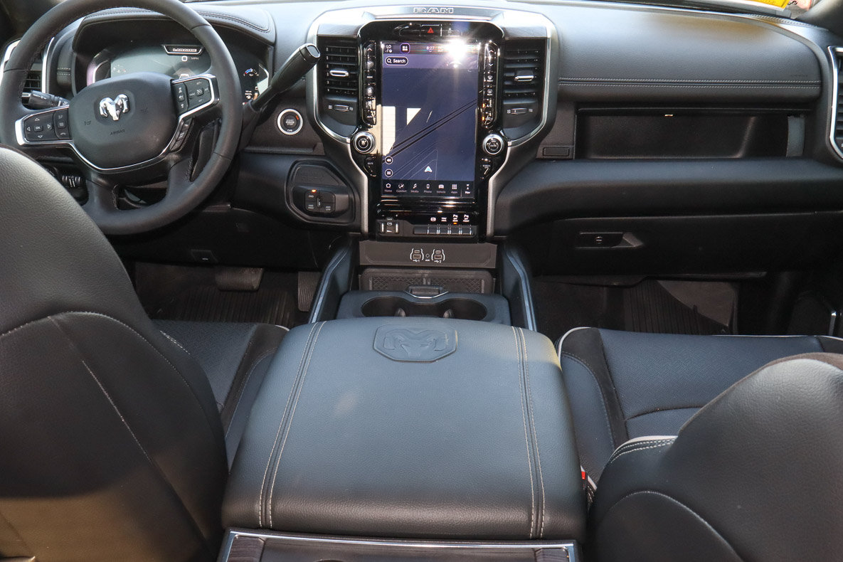 Used 2025 RAM 2500 Laramie AWD/4WD image 9
