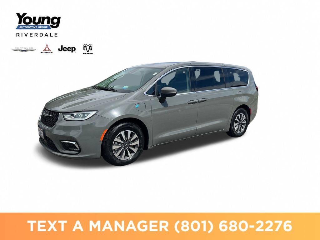 Used 2023 Chrysler Pacifica Touring-L FWD 360° Tour