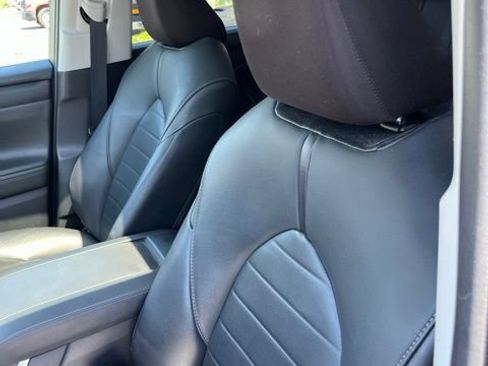 Used 2020 Toyota Highlander XLE AWD/4WD image 12