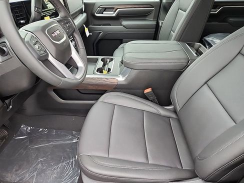 New 2025 GMC Sierra 2500 SLT w/ SLT Premium Package image 9