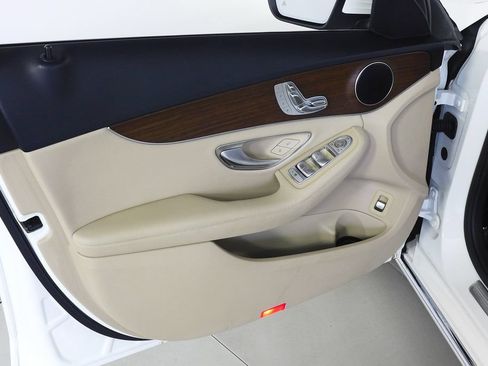 Used 2019 Mercedes-Benz C 300 Sedan image 11