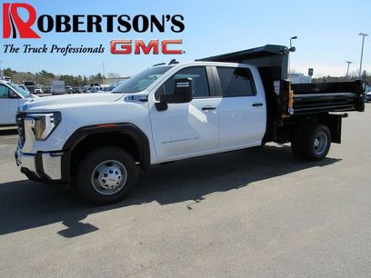 New 2025 GMC Sierra 3500 Pro w/ Convenience Package