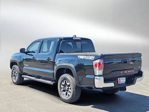 Used 2021 Toyota Tacoma TRD Off-Road AWD/4WD image 3