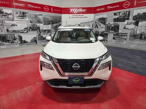 Used 2023 Nissan Rogue SL w/ SL Premium Package image 9