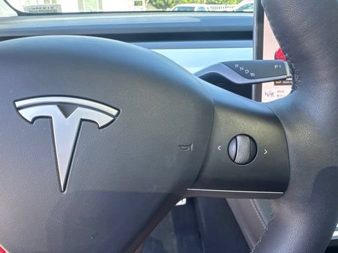 Used 2025 Tesla Model Y Performance AWD/4WD image 17