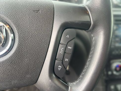 Used 2017 Buick Enclave Premium w/ Experience Buick Package AWD/4WD image 11