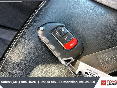 Used 2020 Jeep Gladiator Overland w/ Cold Weather Group image 9