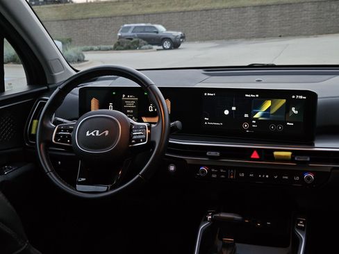 Used 2024 Kia Sorento S image 28