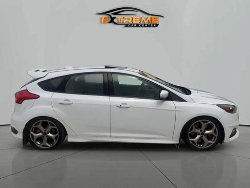 Used 2016 Ford Focus ST w/ Equipment Group 401A FWD image 8