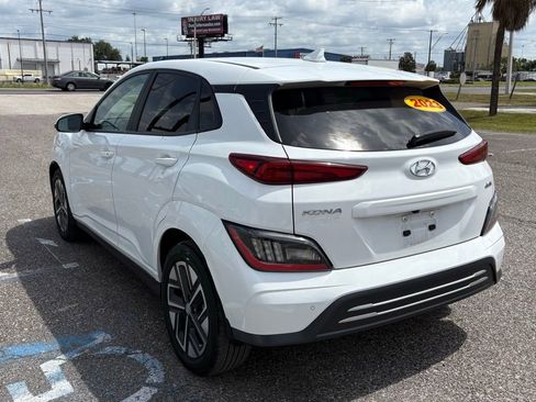 Used 2023 Hyundai Kona Limited w/ Cargo Package FWD image 5