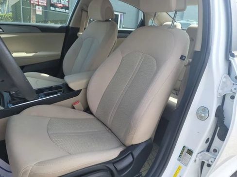 Used 2016 Hyundai Sonata SE FWD image 11