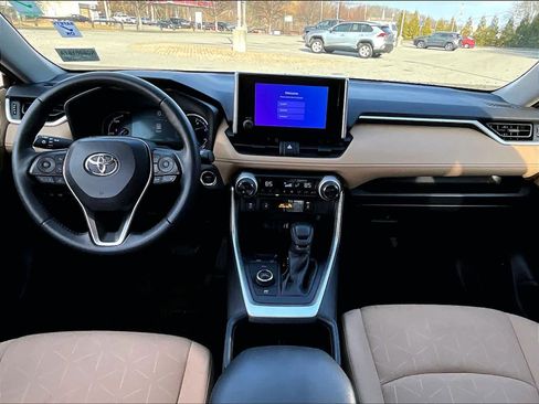 Used 2023 Toyota RAV4 XLE image 21