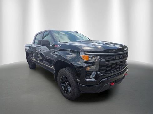 Used 2025 Chevrolet Silverado 1500 Custom Trail Boss AWD/4WD image 5