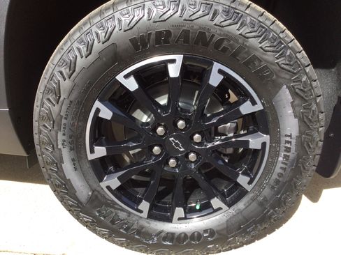 New 2026 Chevrolet Traverse Z71 w/ Enhanced Driving Package image 5