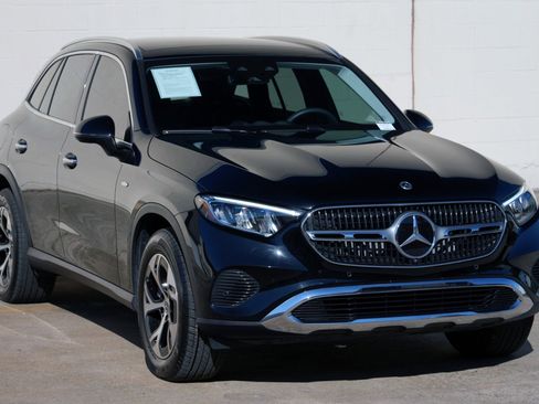 Used 2025 Mercedes-Benz GLC 350e 4MATIC image 58