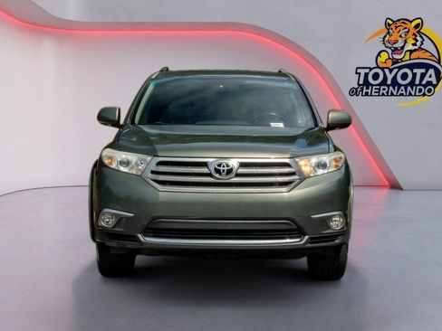 Used 2012 Toyota Highlander Limited w/ Tow Pkg FWD image 2