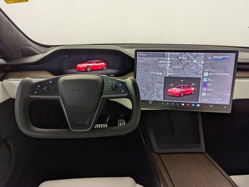 Used 2023 Tesla Model S Standard Range image 8