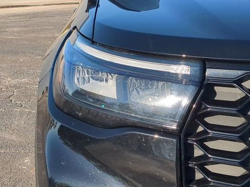 Used 2025 Ford Explorer ST-Line w/ ST-Line Street Pack image 10