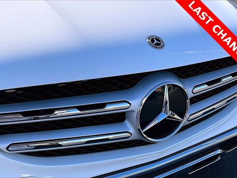Used 2020 Mercedes-Benz GLC 300 4MATIC image 28
