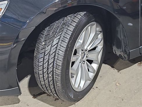 Used 2016 Ford Taurus Limited image 37