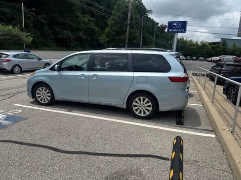 Used 2016 Toyota Sienna LE AWD/4WD image 3