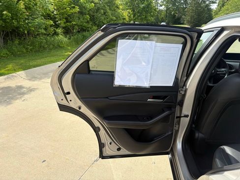 Used 2023 MAZDA CX-30 AWD 2.5 S w/ Select Package image 37