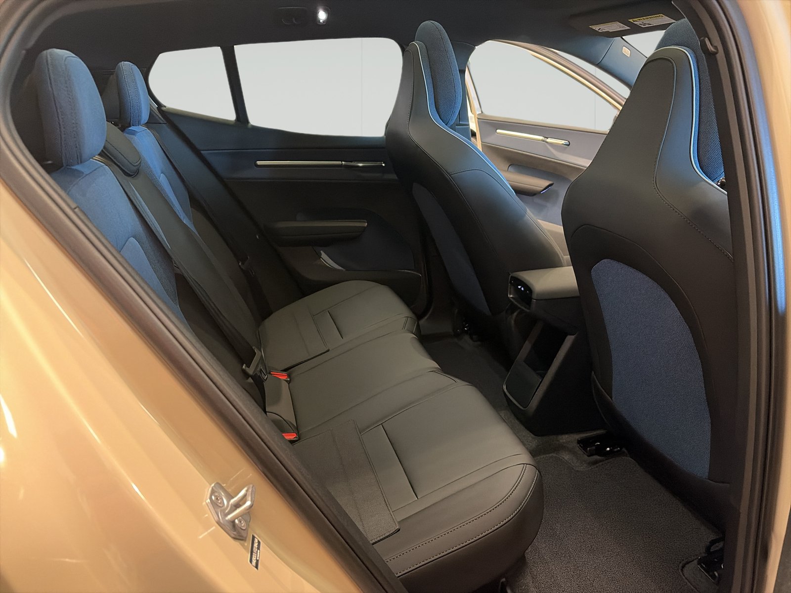 New 2026 Volvo EX30 Ultra w/ Protection Package Premier AWD/4WD image 10