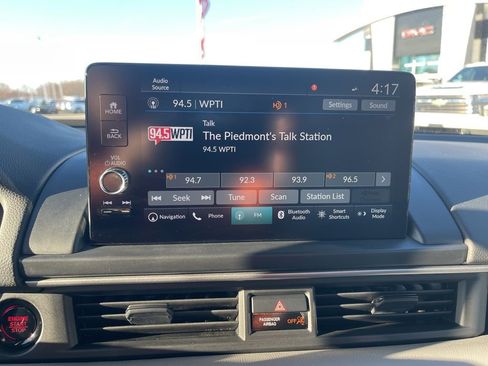 Used 2025 Honda Pilot Touring image 29