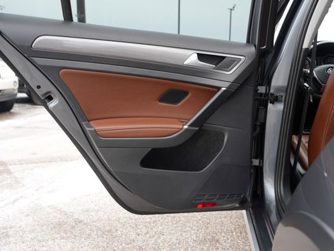 Used 2018 Volkswagen Golf Alltrack SEL image 21