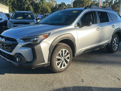 Certified 2025 Subaru Outback Premium w/ Popular Package #1A image 3